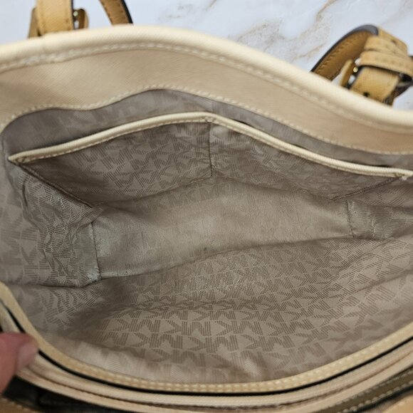 Michael Kors Snap Pocket Tote - Picture 3 of 13